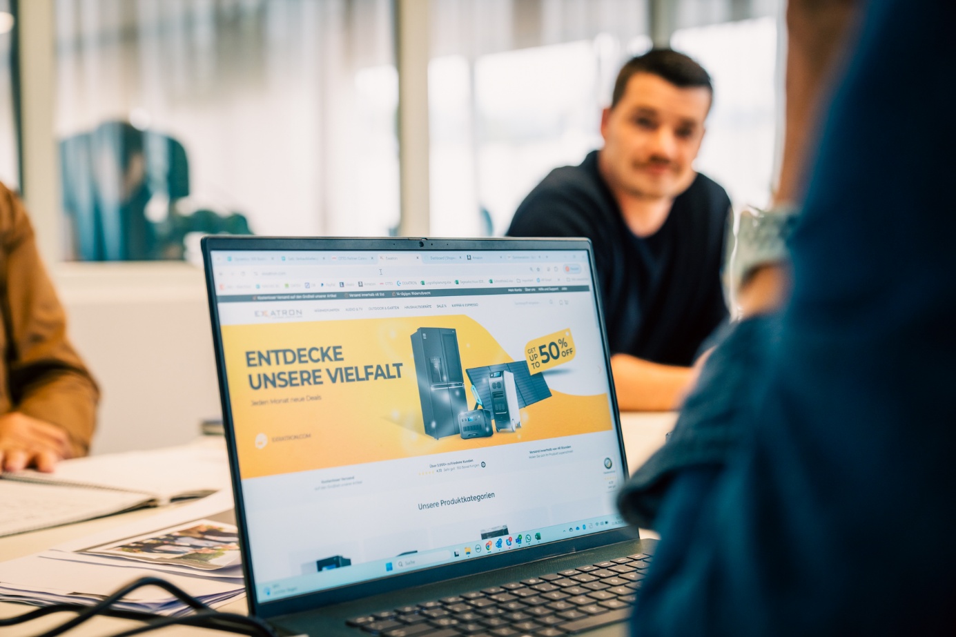 Die unternehmenseigene Online-Plattform exxatron.com